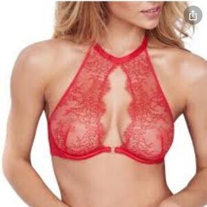 Victoria’s Secret Chantily Lace Pink Bra